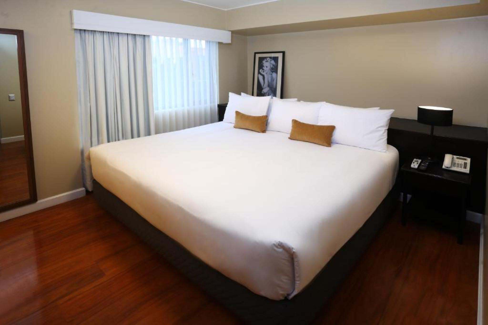 Radisson Hotel Plaza Del Bosque 利马 外观 照片
