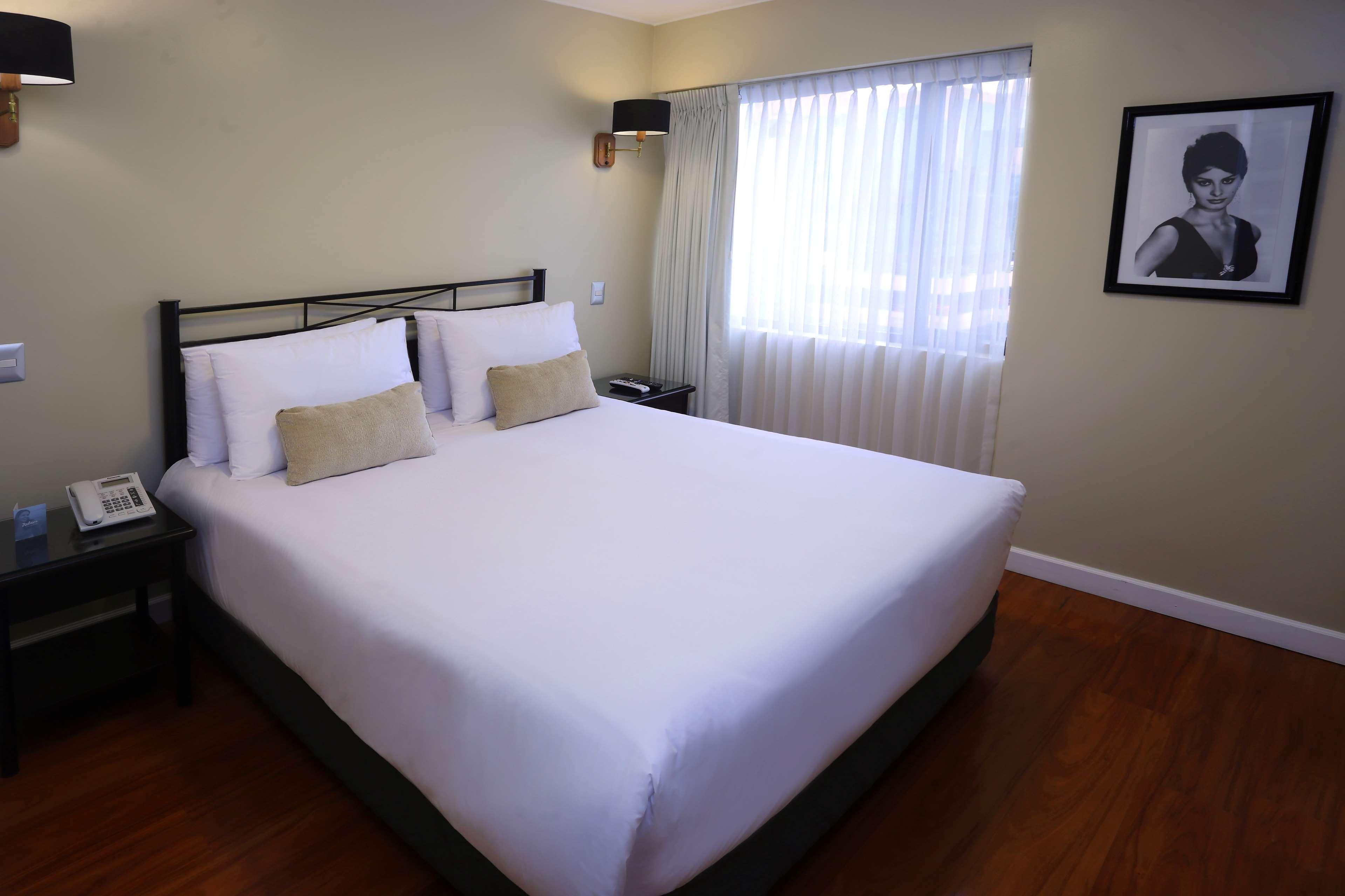 Radisson Hotel Plaza Del Bosque 利马 外观 照片