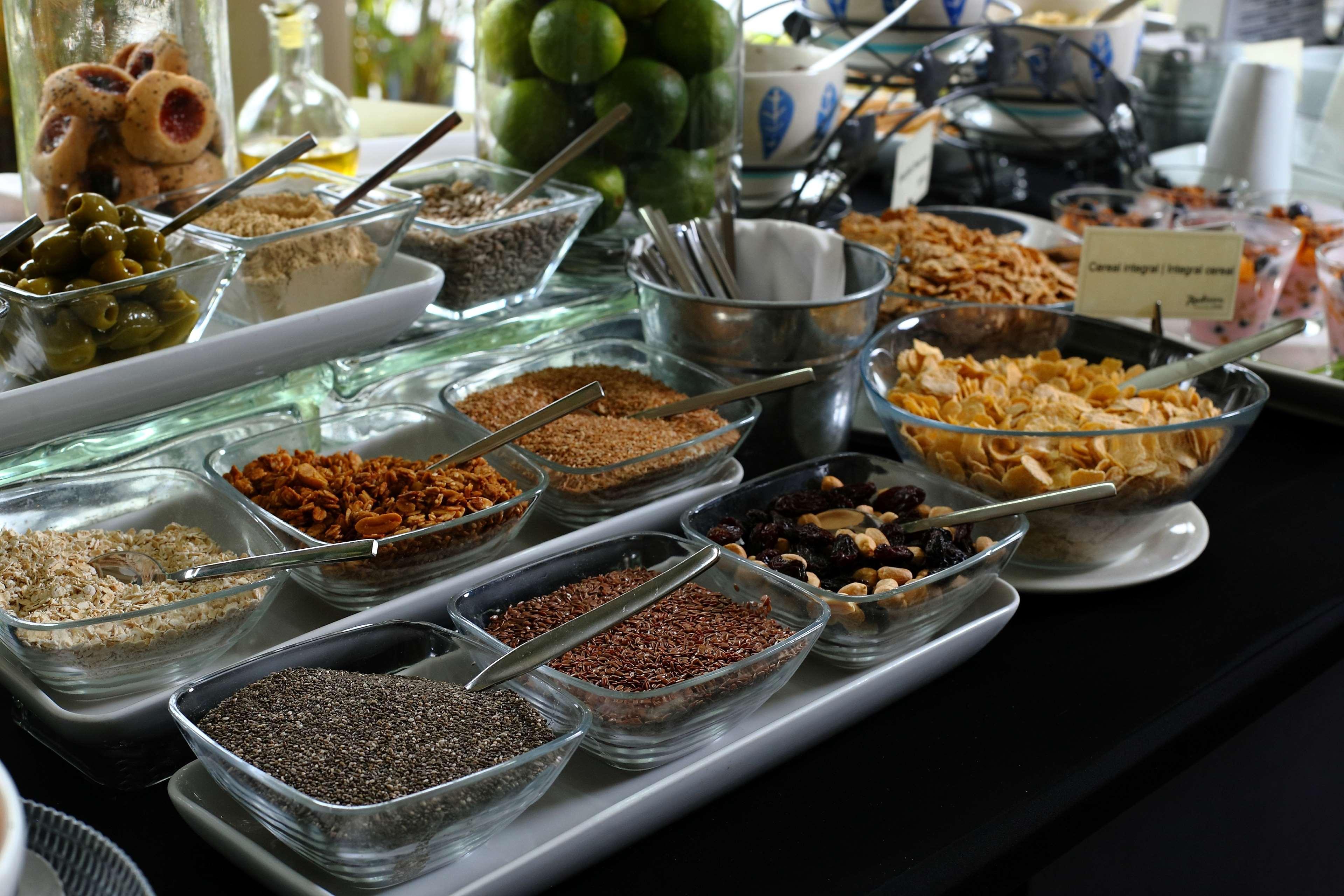 Radisson Hotel Plaza Del Bosque 利马 外观 照片