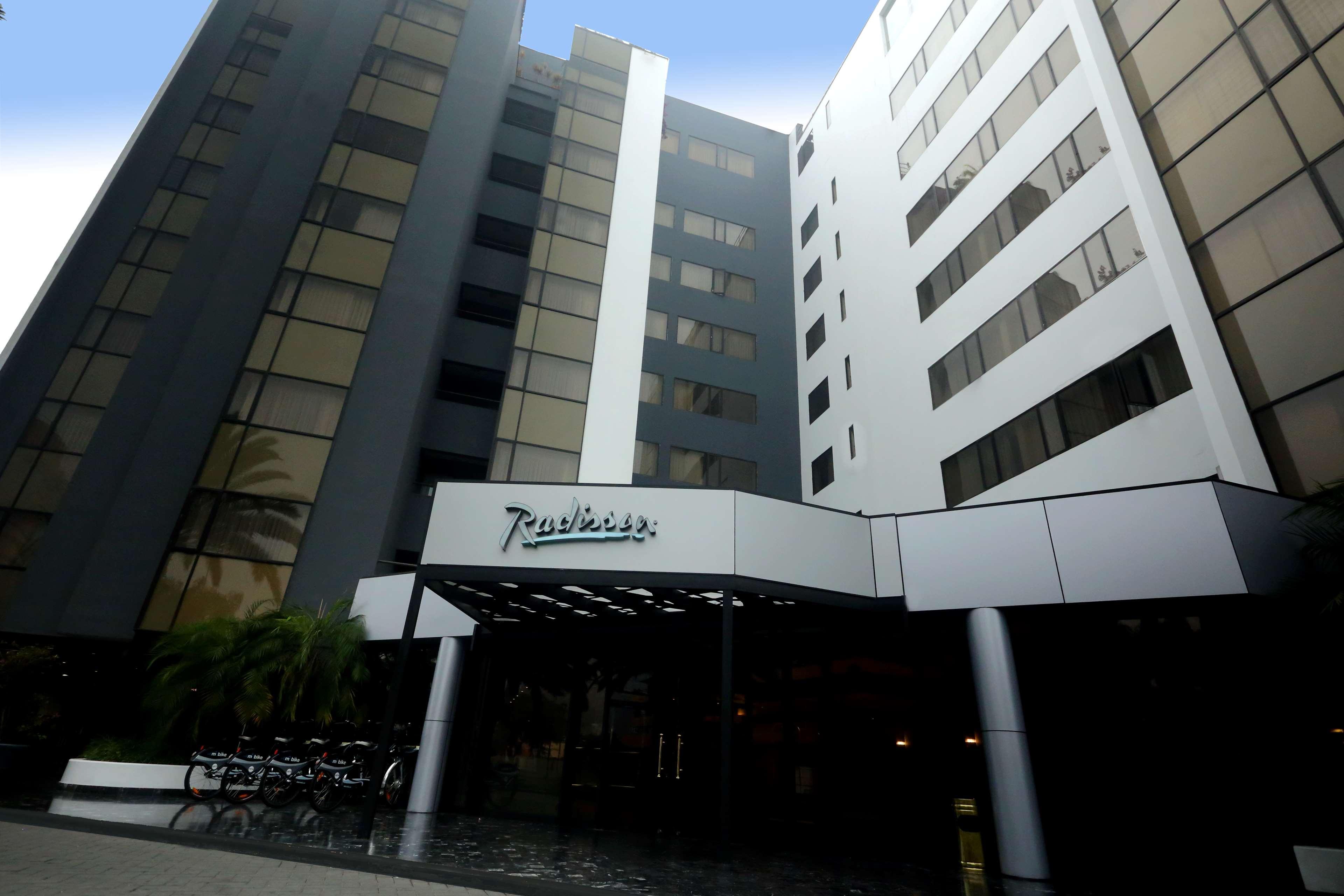 Radisson Hotel Plaza Del Bosque 利马 外观 照片