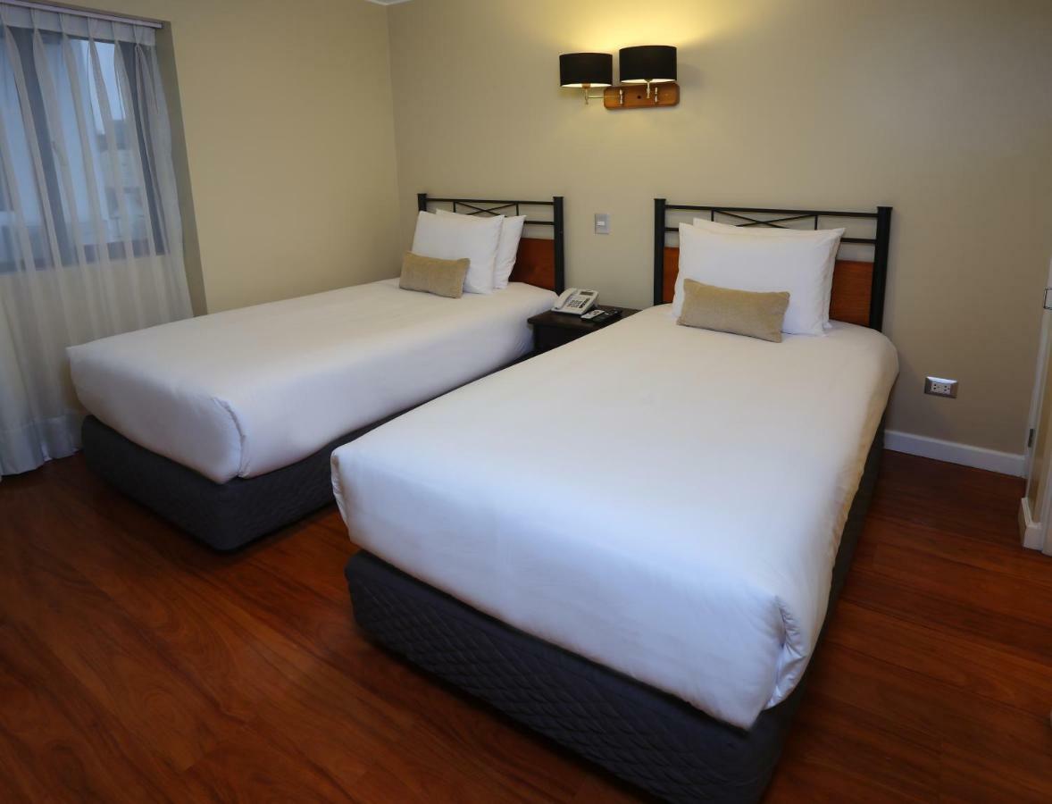 Radisson Hotel Plaza Del Bosque 利马 外观 照片