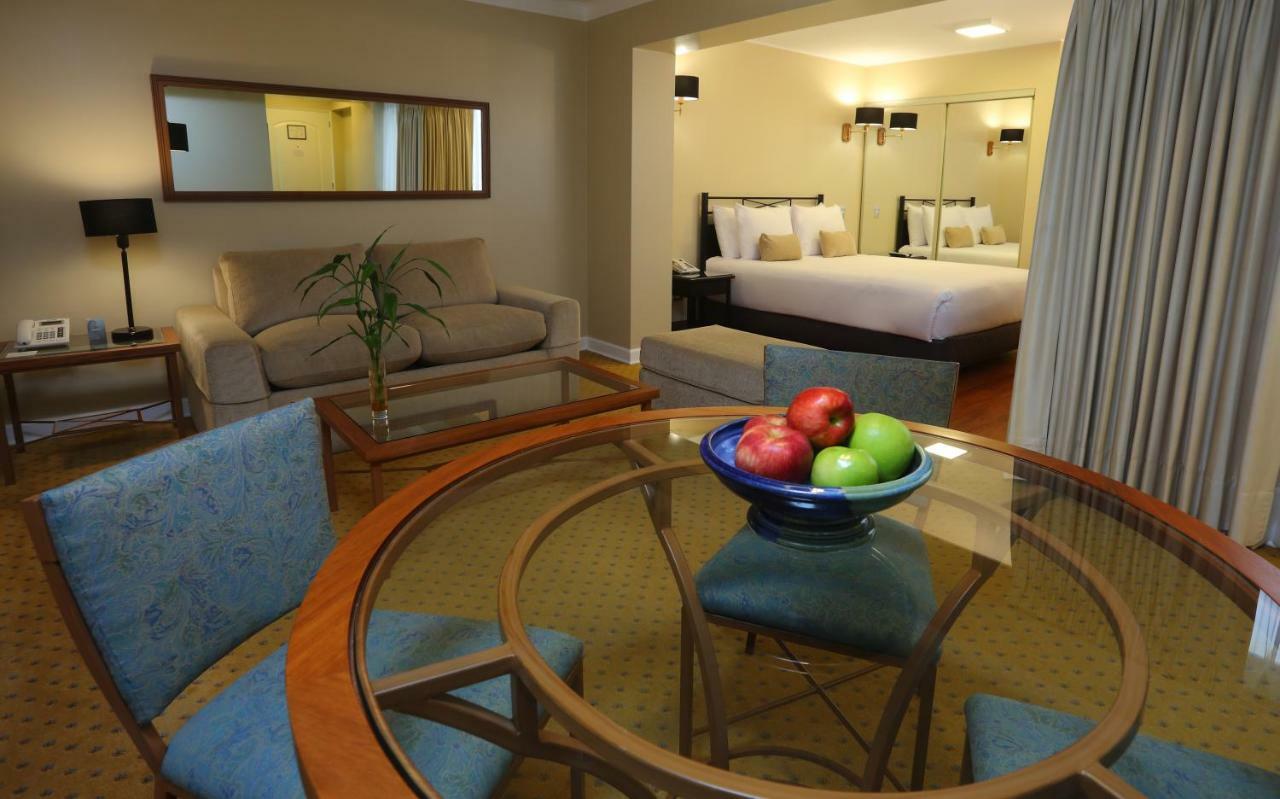 Radisson Hotel Plaza Del Bosque 利马 外观 照片